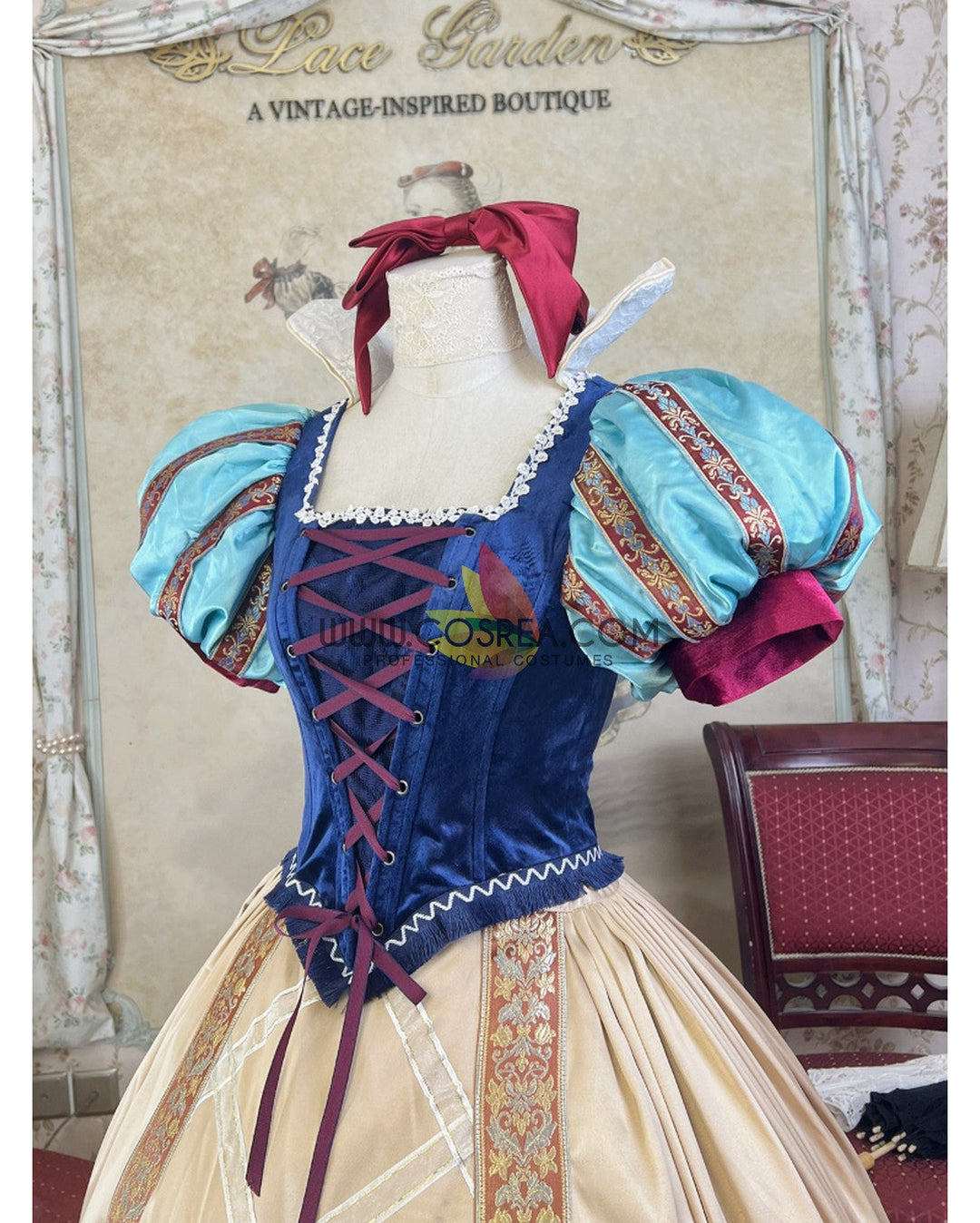 Princess Snow White With Custom Embroidered Trims Cosplay Costume Without Boning / Combination Lace Tie Princess Snow White With Custom Embroidered Trims Cosplay Costume Without Boning / Combination Lace Tie